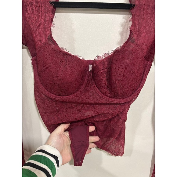 Victoria's Secret 32C Burgundy Lace Bodysuit Sheer Mesh Lingerie Dark Feminine - Picture 4 of 8